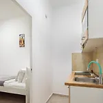 Simple Budapest